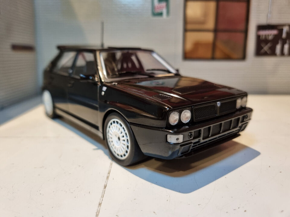 Bburago Lancia Delta Integrale HF 1:24 bílé Bburago Lancia Delta Integrale HF 1:24 bílé