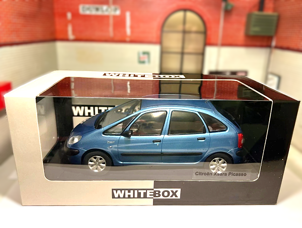 Citroen 1998 Xsara Picasso 124233 Whitebox 1:24