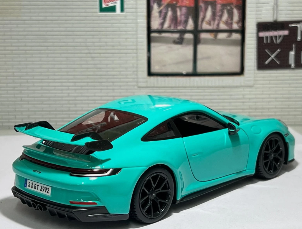 Porsche 911 GT3 18-21104 Bburago 1:24