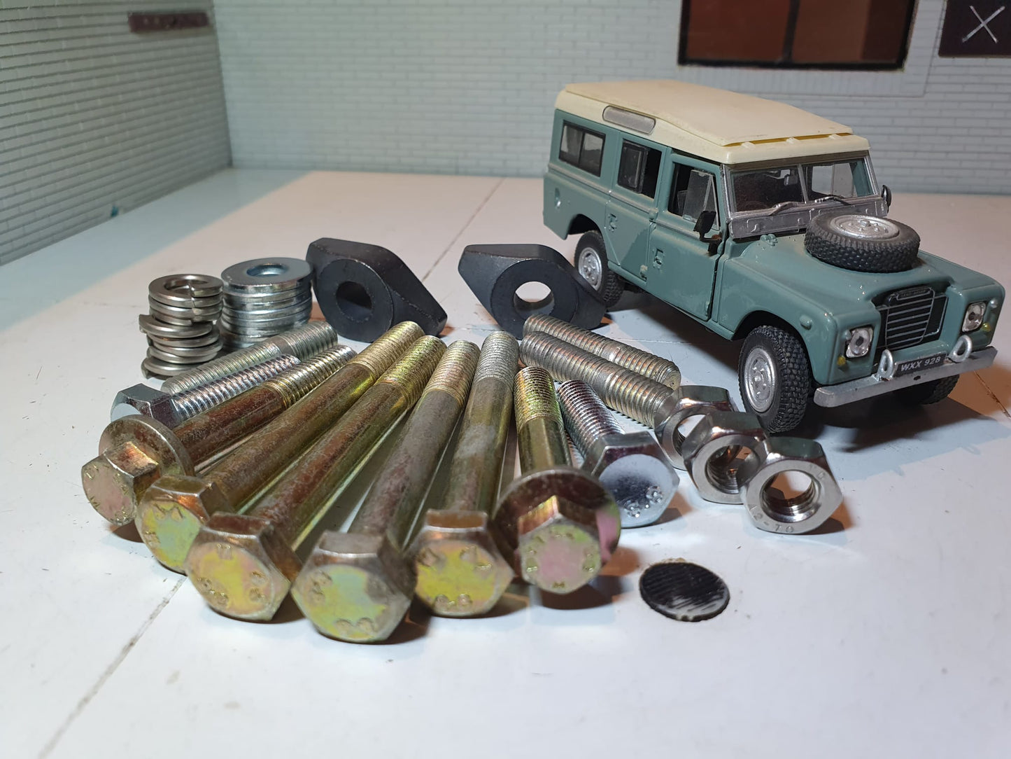 Late Series 3 / Defender 2.25 2.5 Petrol Exhaust Inlet Manifold Set METRIC