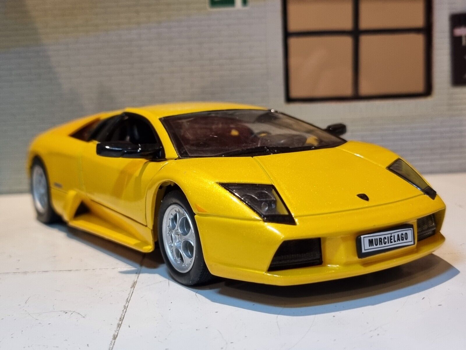 Lamborghini Murcielago Gialla Modellino Welly 1:24 – Pressofuso Dettagliato, Nuovo In Scatola - Foto 2