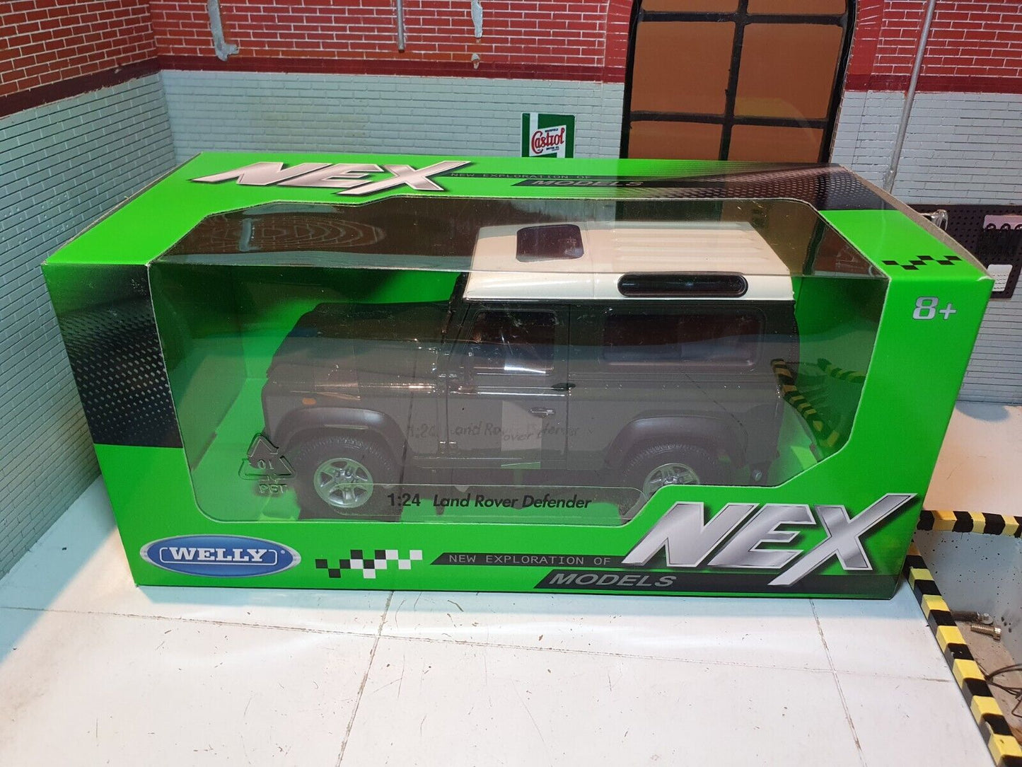 Land Rover Defender TDCi 90 22498 Welly 1:24