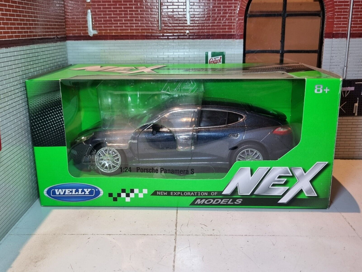 Porsche Panamera 24047 Welly 1:24