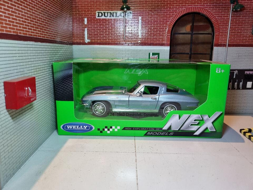 Chevrolet 1963 Corvette C2 24073 Welly 1:24