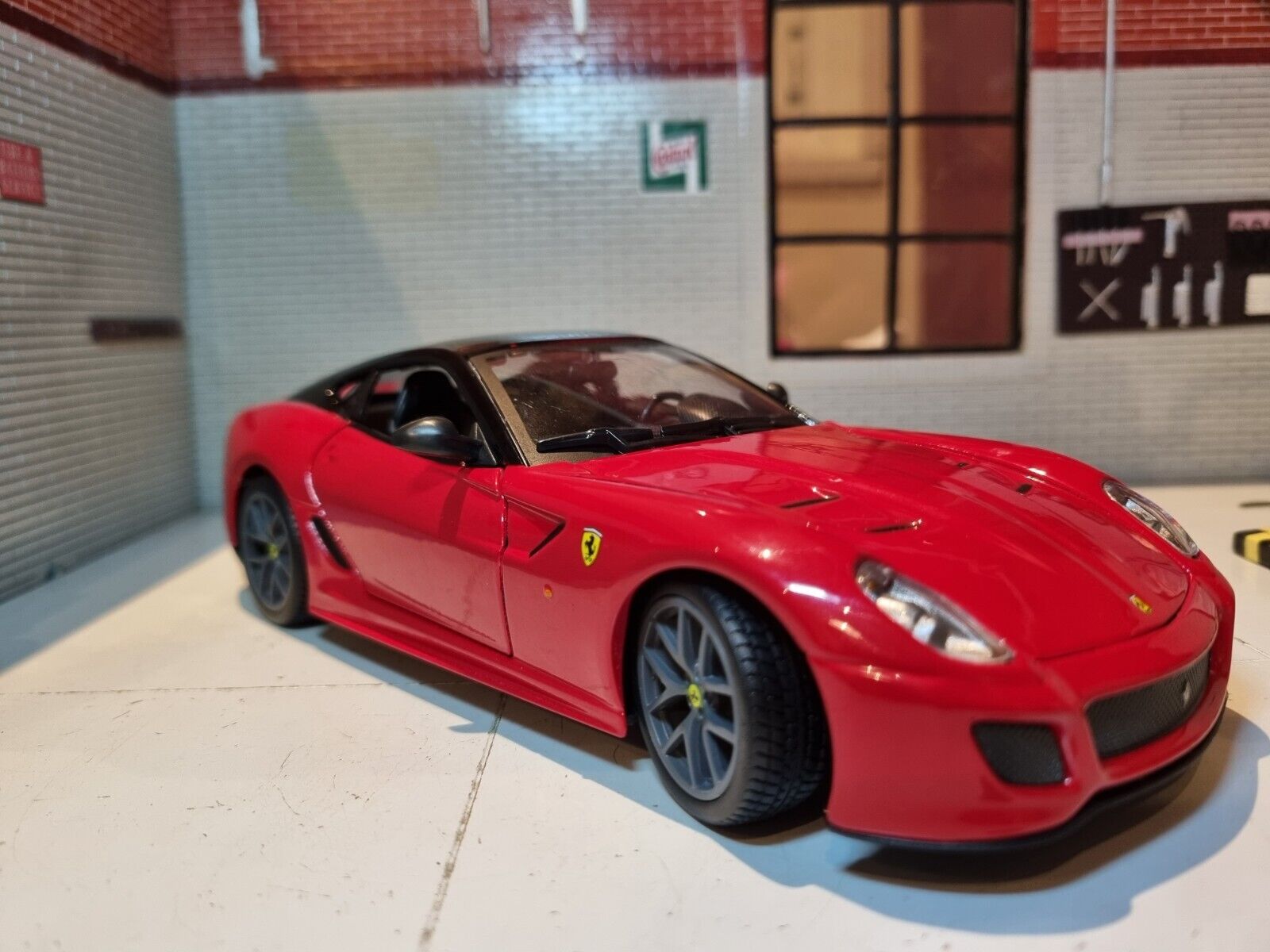 Ferrari 599 GTO 26019 Bburago 1:24 – Emberton Imperial