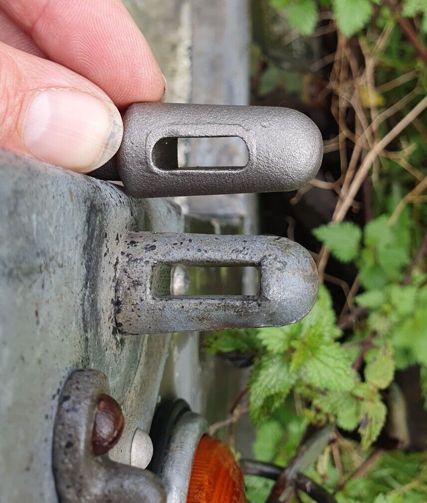 Land Rover Series 1 80 86 107 Tailgate Latch Receiver Eye Female