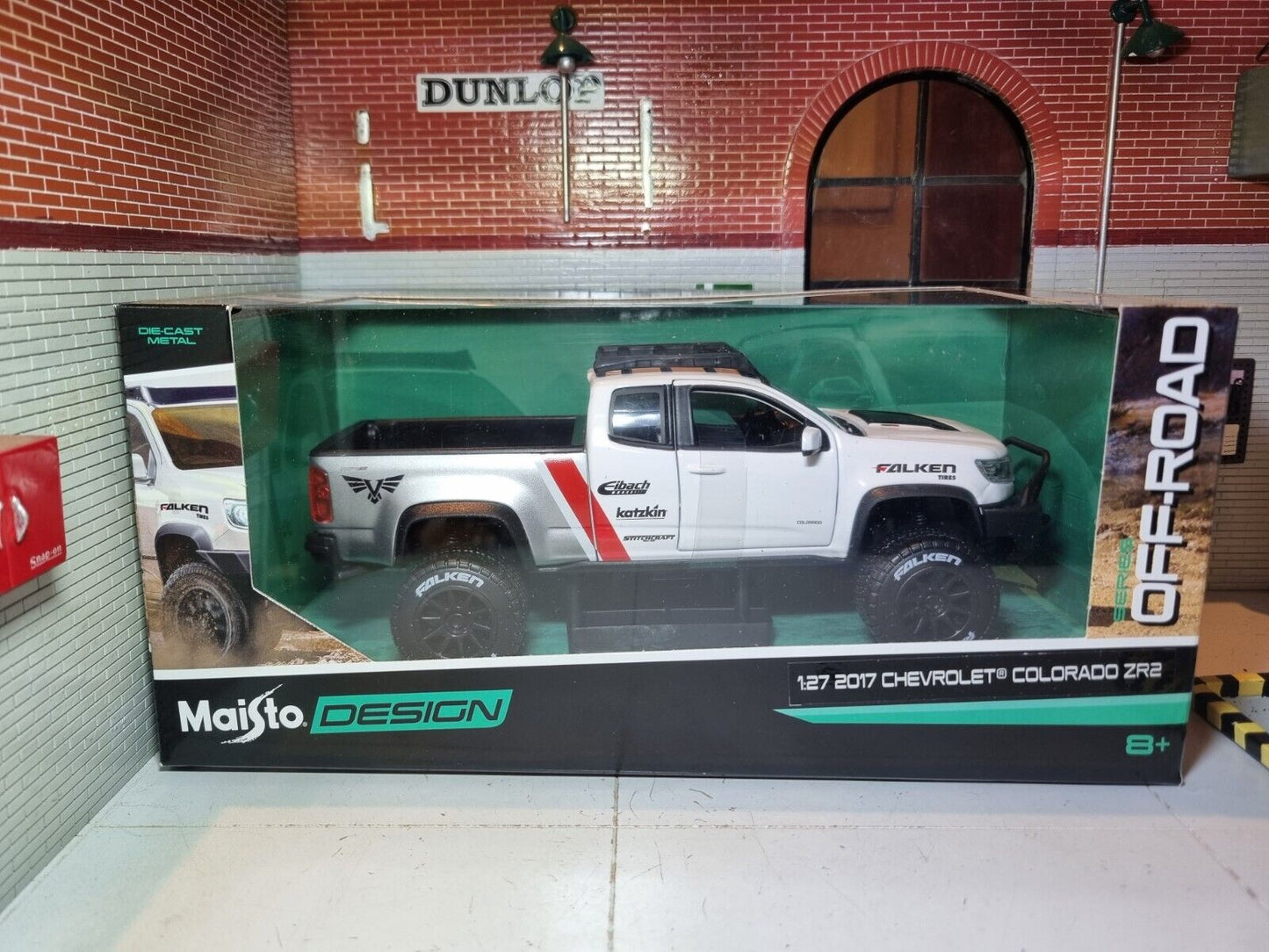 Chevrolet 2017 Colorado ZR2 Falken 32534 Maisto 1:27