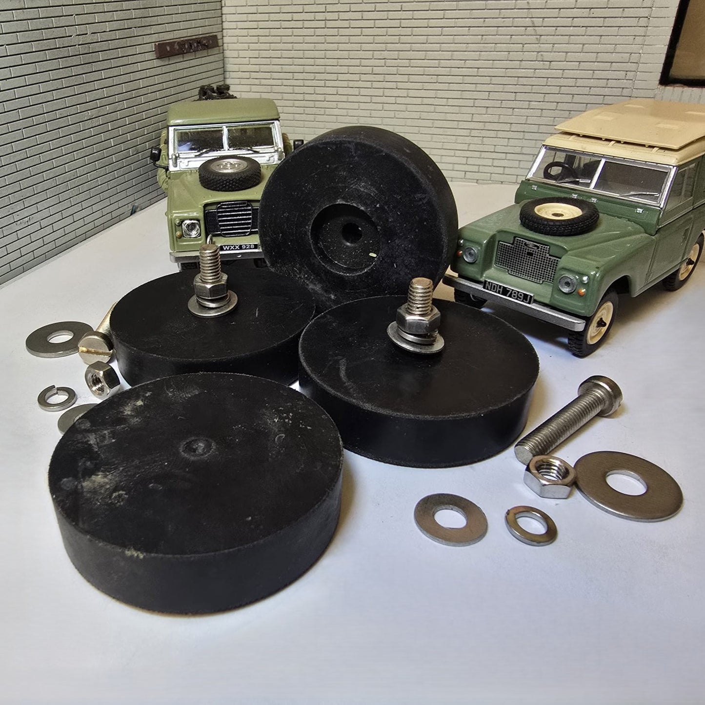 Series 2 2a 3 Bonnet Spare Wheel Buffers & Stainless Bolts 336473 Kit