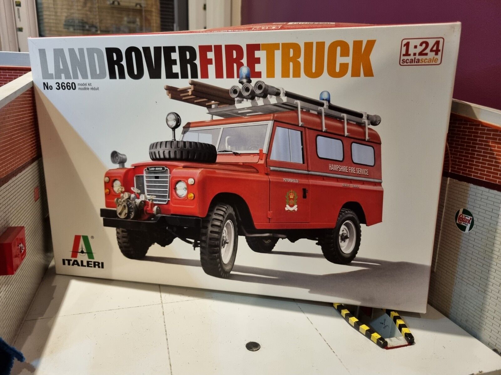 LAND ROVER DEFENDER 109 Fourgon Pompier Gb 1/43 EUR 18,90 - FR LAND ROVER DEFENDER 109 Fourgon Pompier Gb 1/43 EUR 18,90 - FR