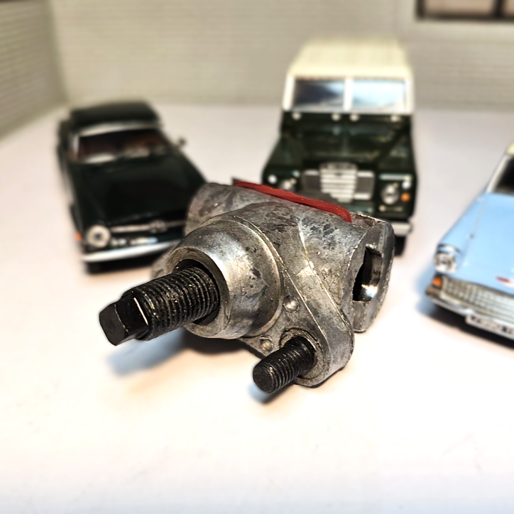 Land Rover Series 2a & 3 Handbrake Adjuster 515925