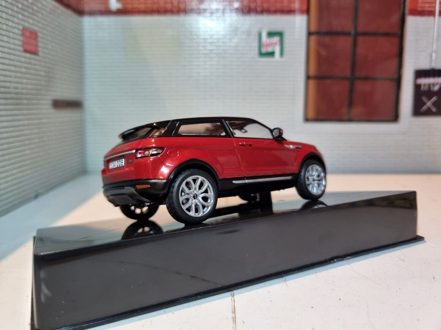 Range Rover Evoque IXO 1:43