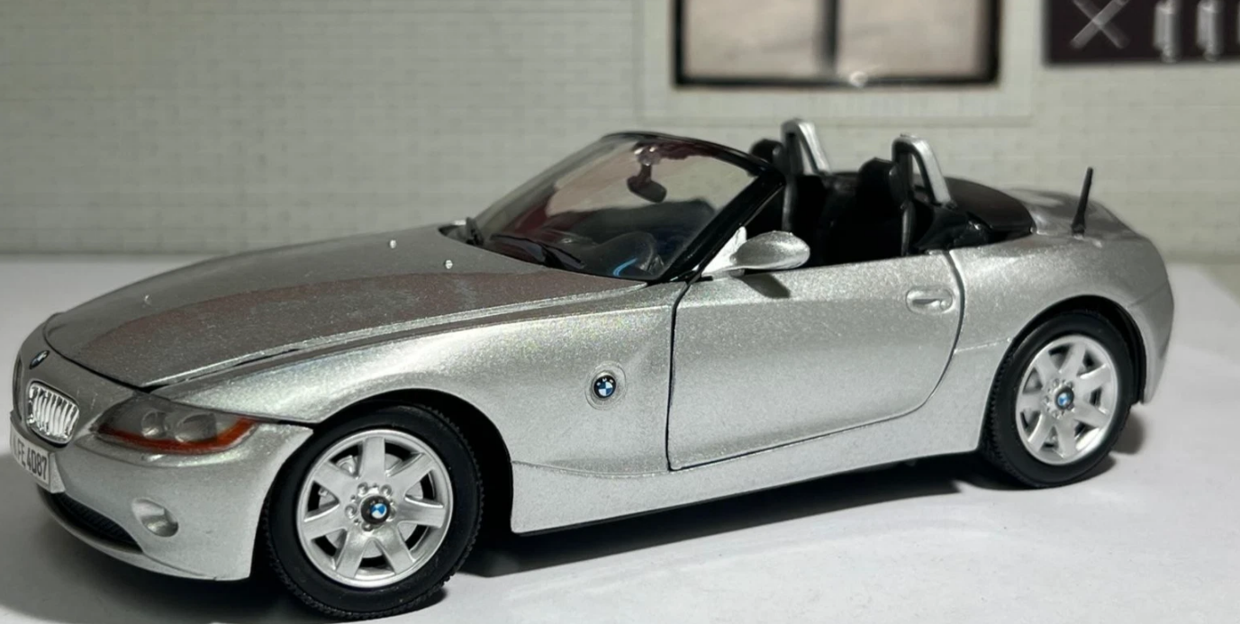 1/18 京商製 Z4 E85 チタンシルバー 幌あり 1:18 Kyosho BMW Z4 E85 | eBay