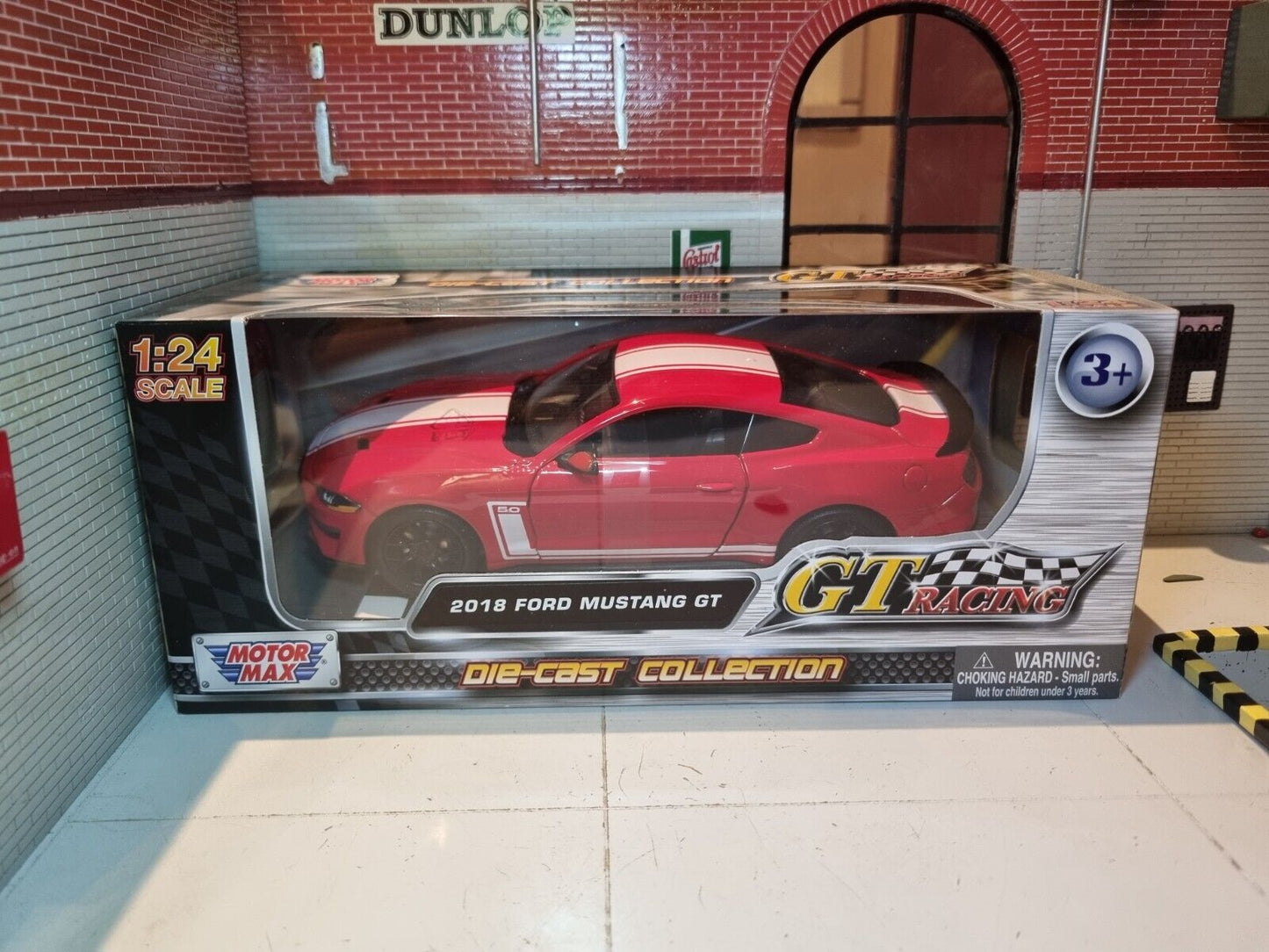 Ford Mustang 2018 3,7 5,0 V8 GT 73787 Motormax 1:24