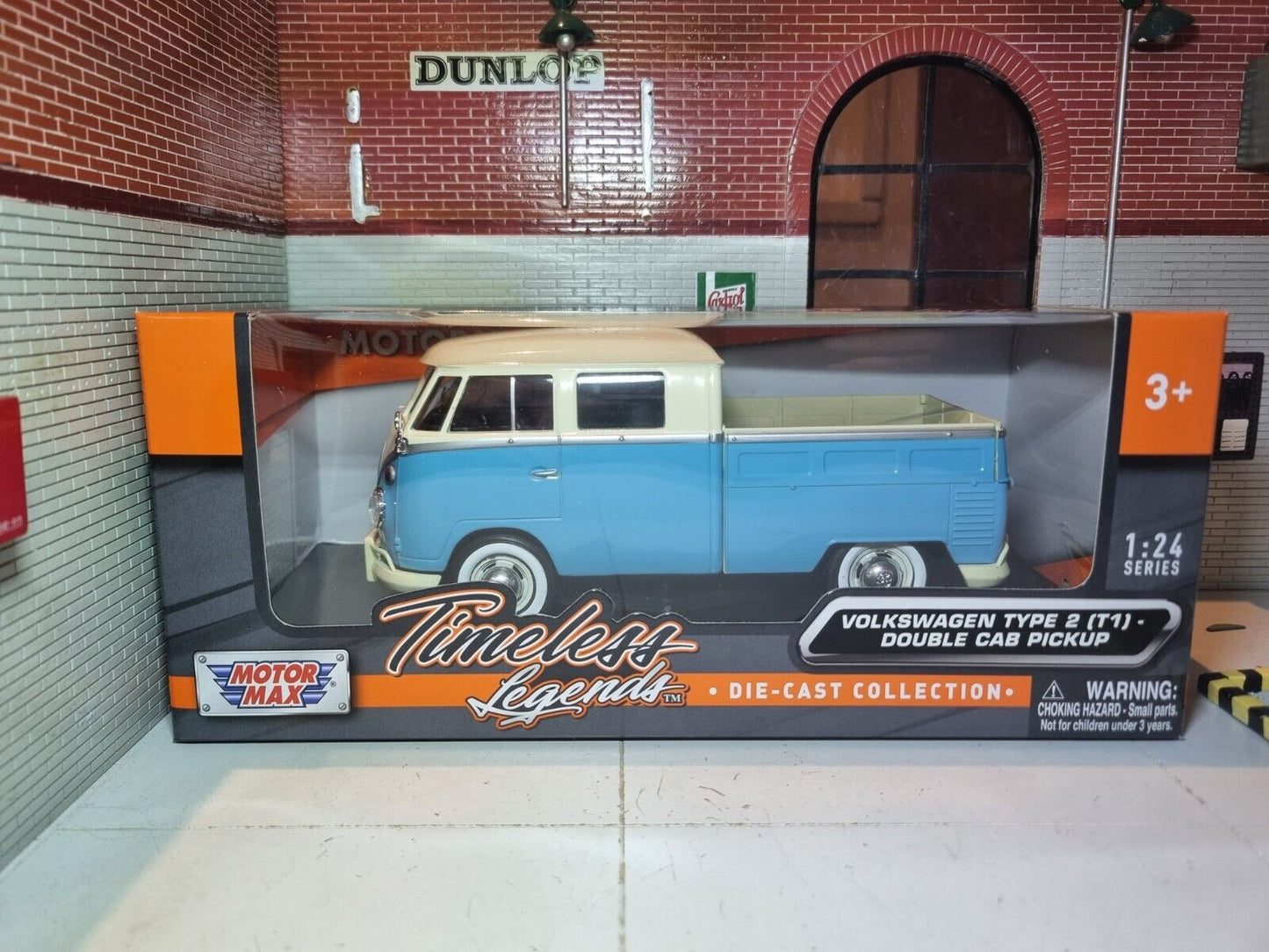 Volkswagen 1962 T1 Type 2 Split Screen Double Cab Pickup 79342 Motormax 1:24