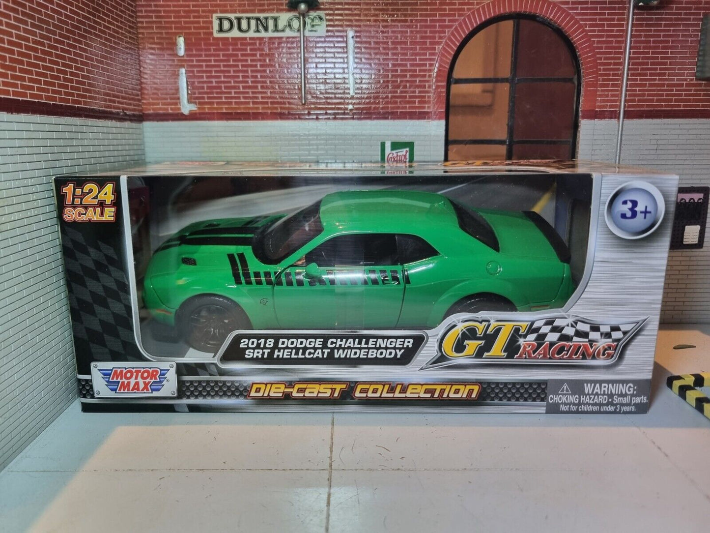 Dodge 2018 Challenger SRT Hellcat Widebody 73786 Motormax 1:24