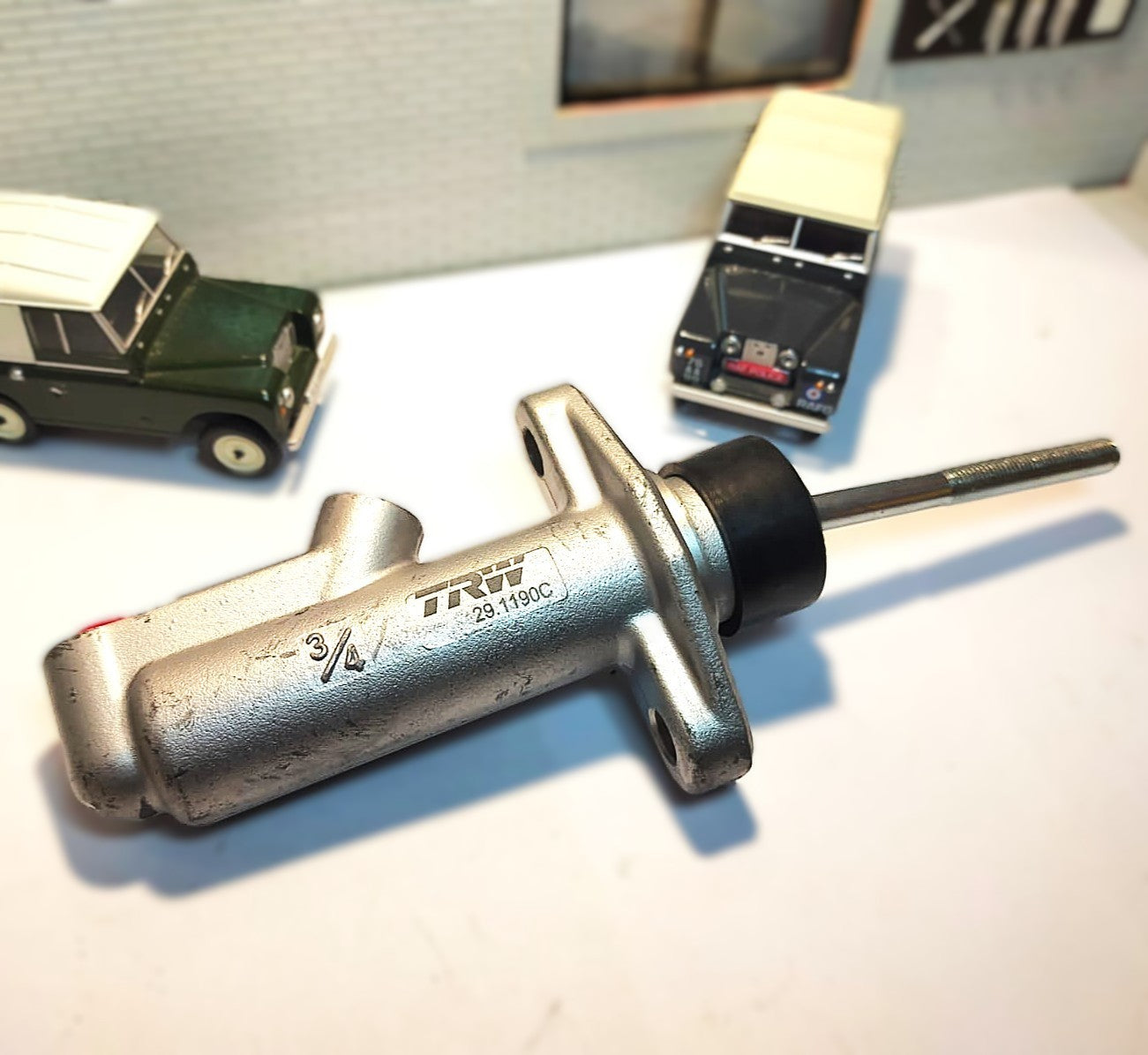 Brake Master Cylinder CV Type 90569126 569126 Land Rover Series 2, 2a