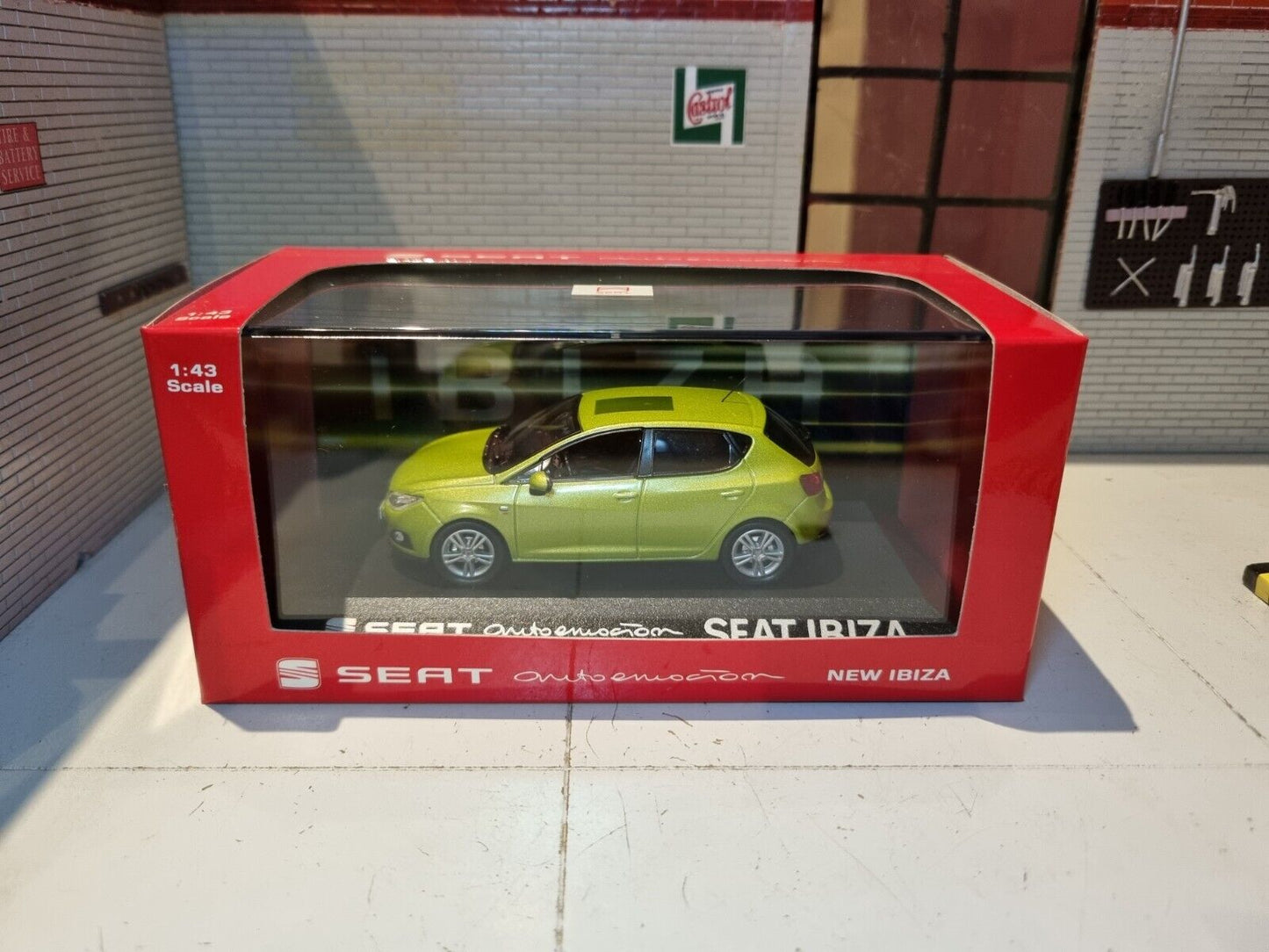 Seat 2008 Ibiza Mk4 6J Ex-Dealership Model 1:43