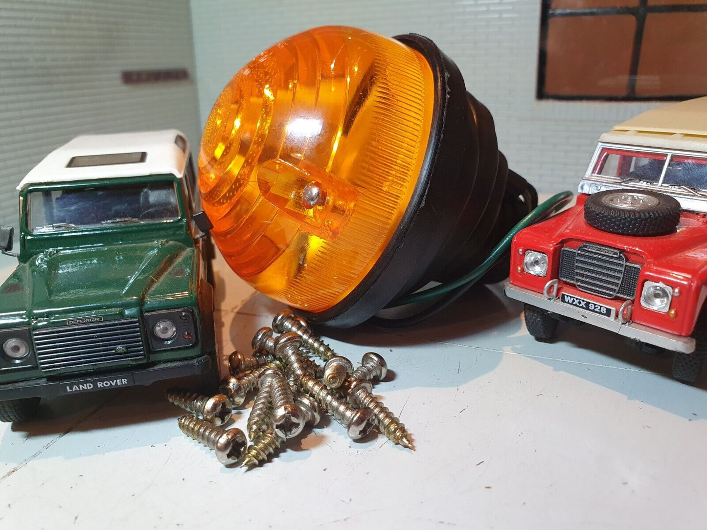 Schraubensatz für Lichtlinsen aus Edelstahl für Land Rover Serie 3 und Defender 200TDi (für Kunststoffeinheiten)