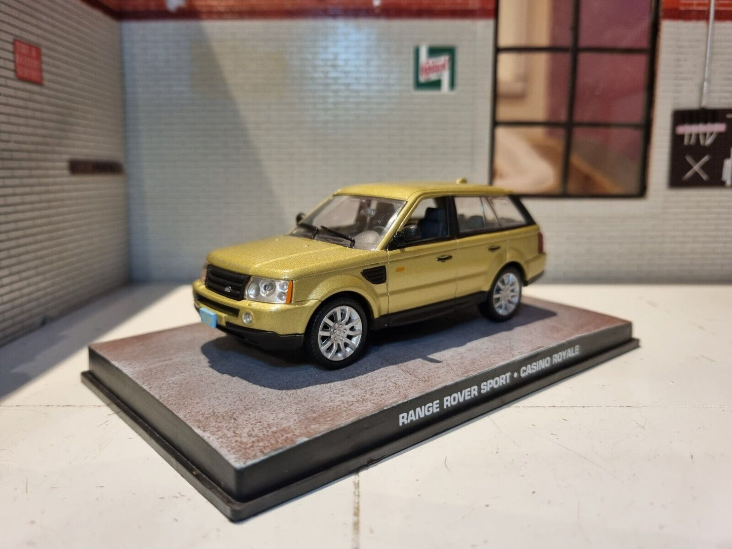 James Bond Casino Royale Range Rover Sport Deagostini 1:43
