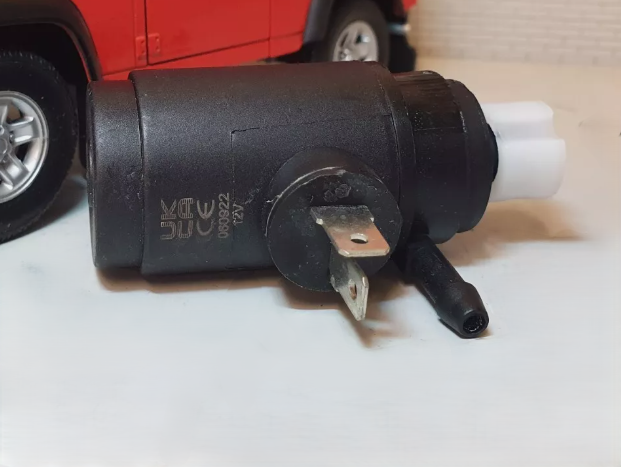 DRC2713L Defender Screenwash Washer Pump (1987-1998)