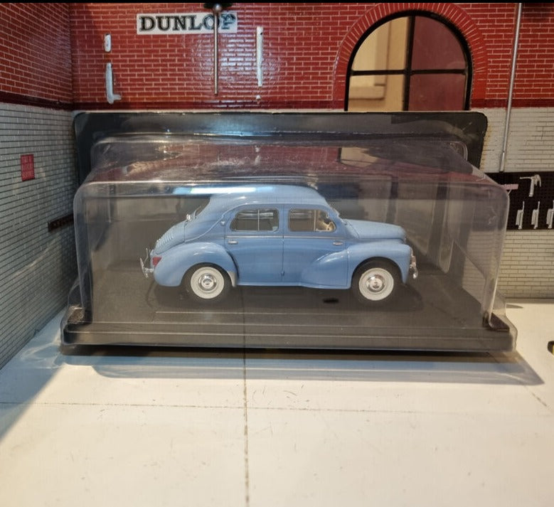 1:24 1958 Renault 4 CV Ex-Magazine