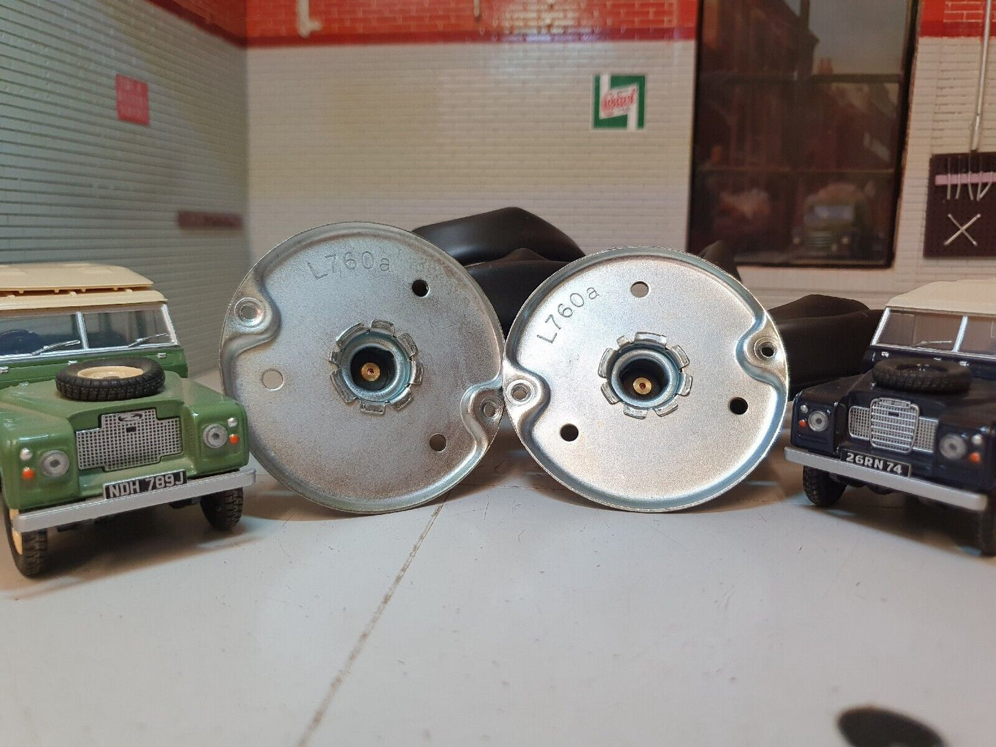 Land Rover Series 2a, Early 3 Sidelight Bulb holders Lamp Lucas Type L760