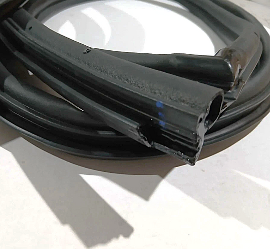 Land Rover Defender Front Door Rubber Seal Set LR077687 & LR077686