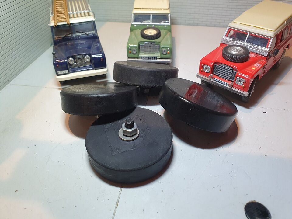 Land Rover Series 2 2a 3 Bonnet Spare Wheel Buffers & Nuts MRC5627 Set