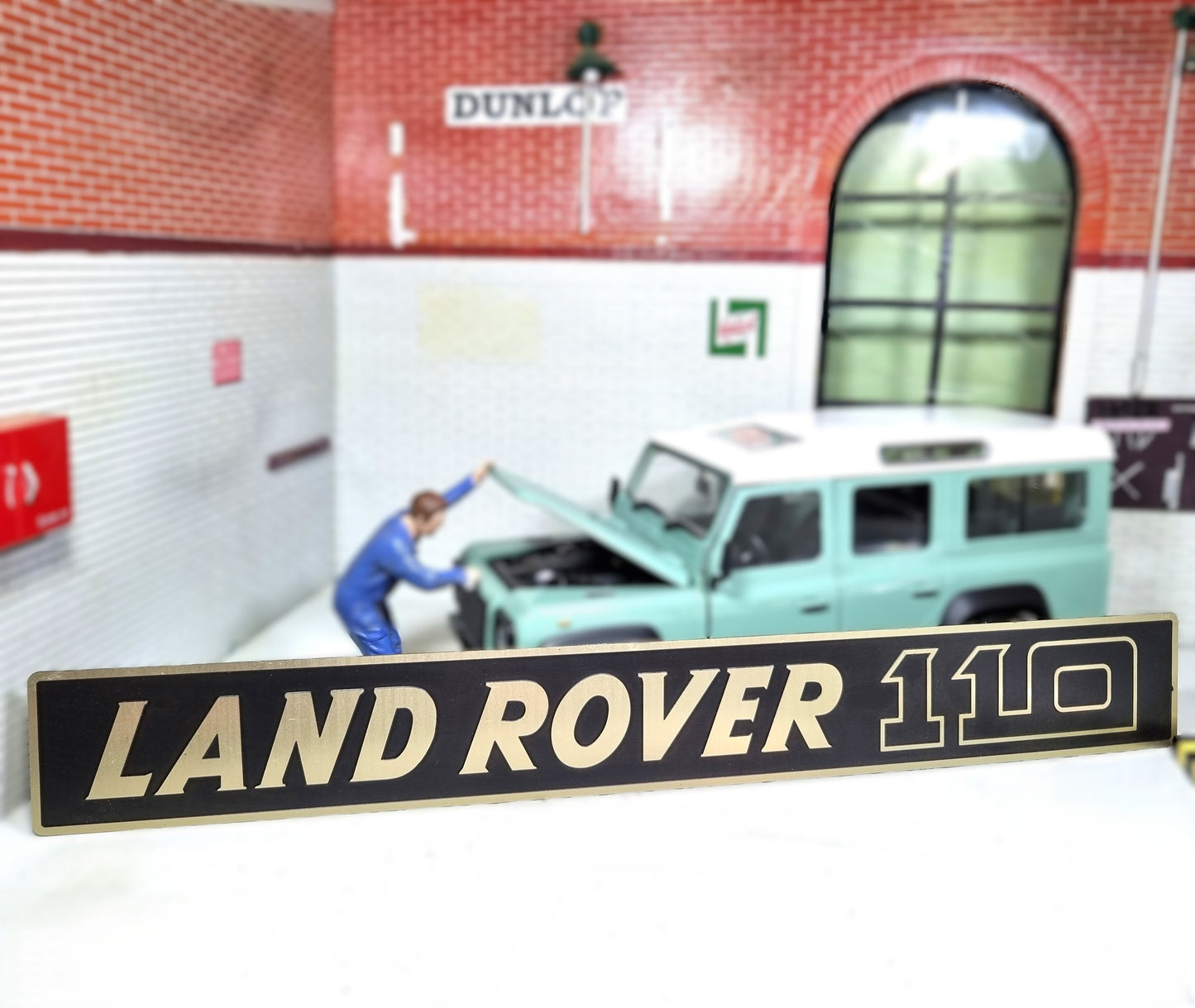 Land Rover Defender 110 V8 TDi Front Panel Bonnet Badge MUC2003