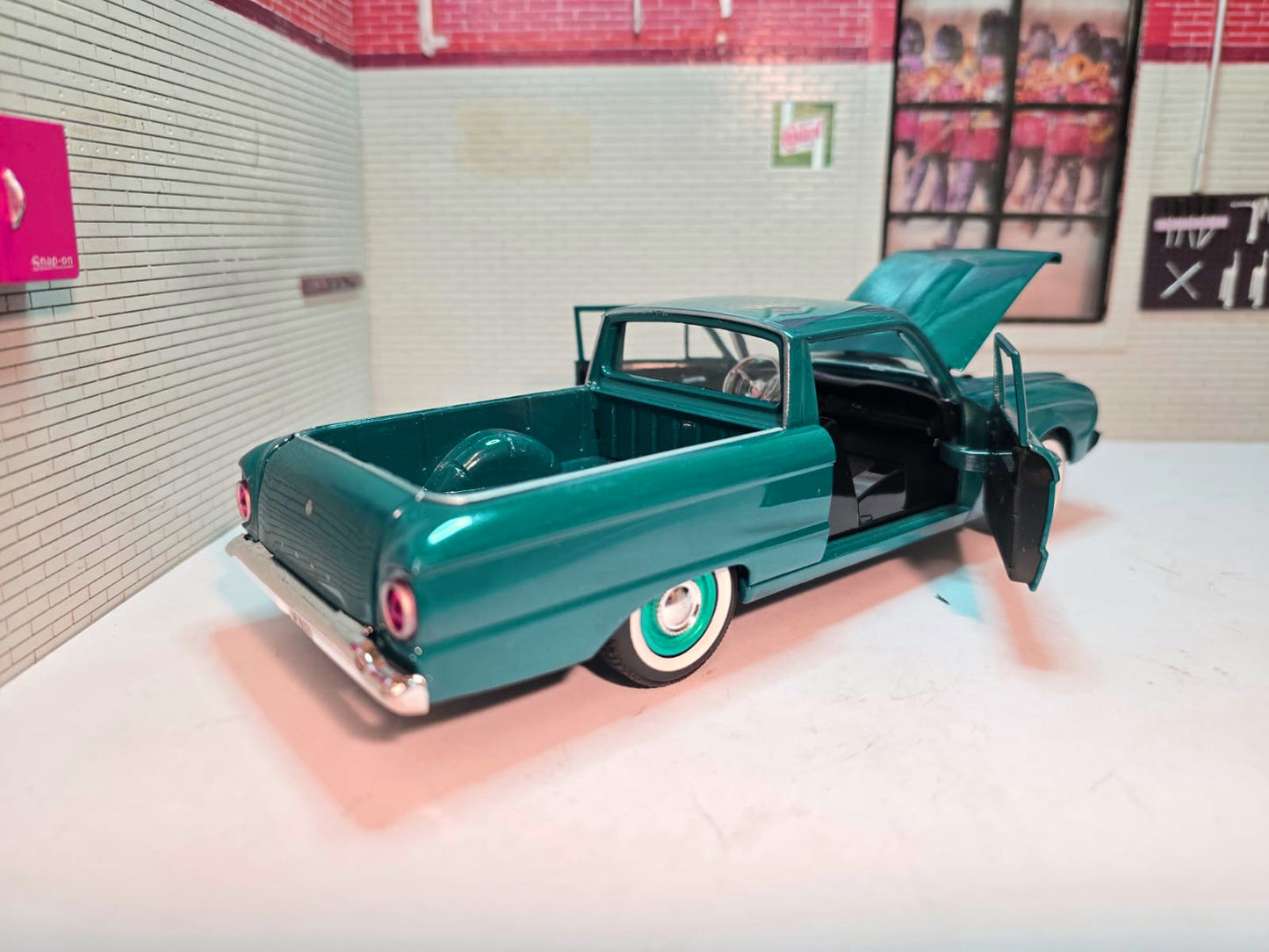 Ford 1960 Ranchero 79321 Motormax 1:24