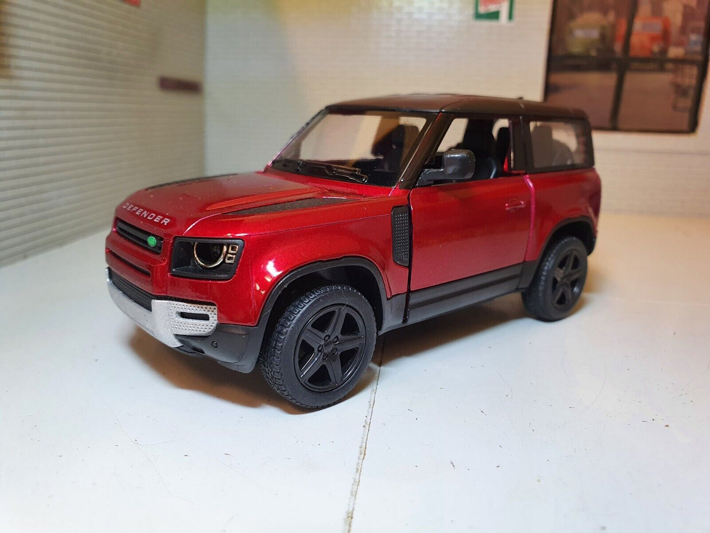 Land Rover 2020 Defender 5428 1:36/32 Kinsmart