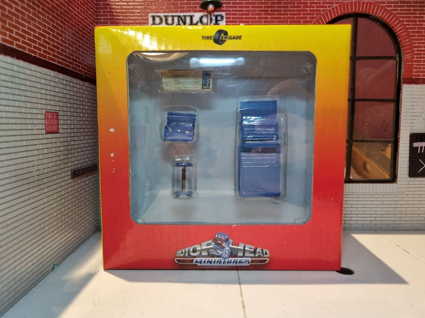 Mechanic Garage Tool Cabinet & Accessories Diorama Set 1:24