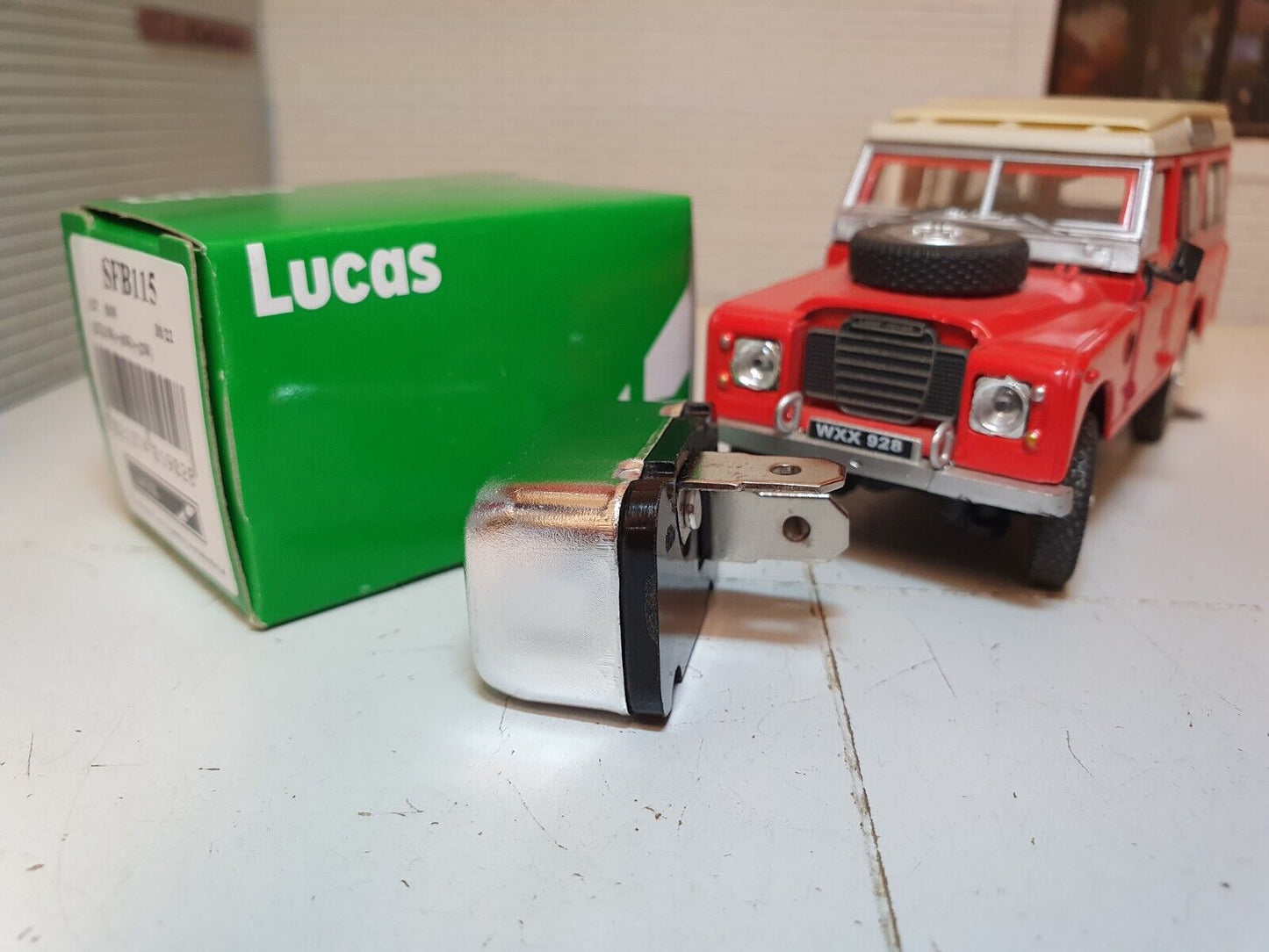 Lucas 2-poliges Blinkrelais, seitliches Wiederholen und Abschleppen, 9057308 SFB115 OE