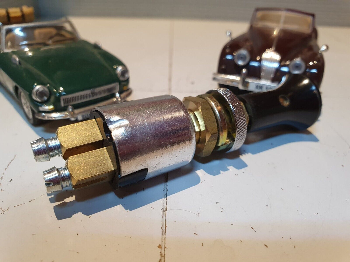 Interrupteur push-pull pour tableau de bord SPB104