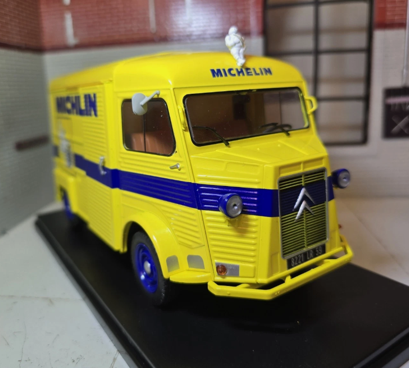 Citroen 1947-1981 H Type Michelin Van Ex Magazine 1:24