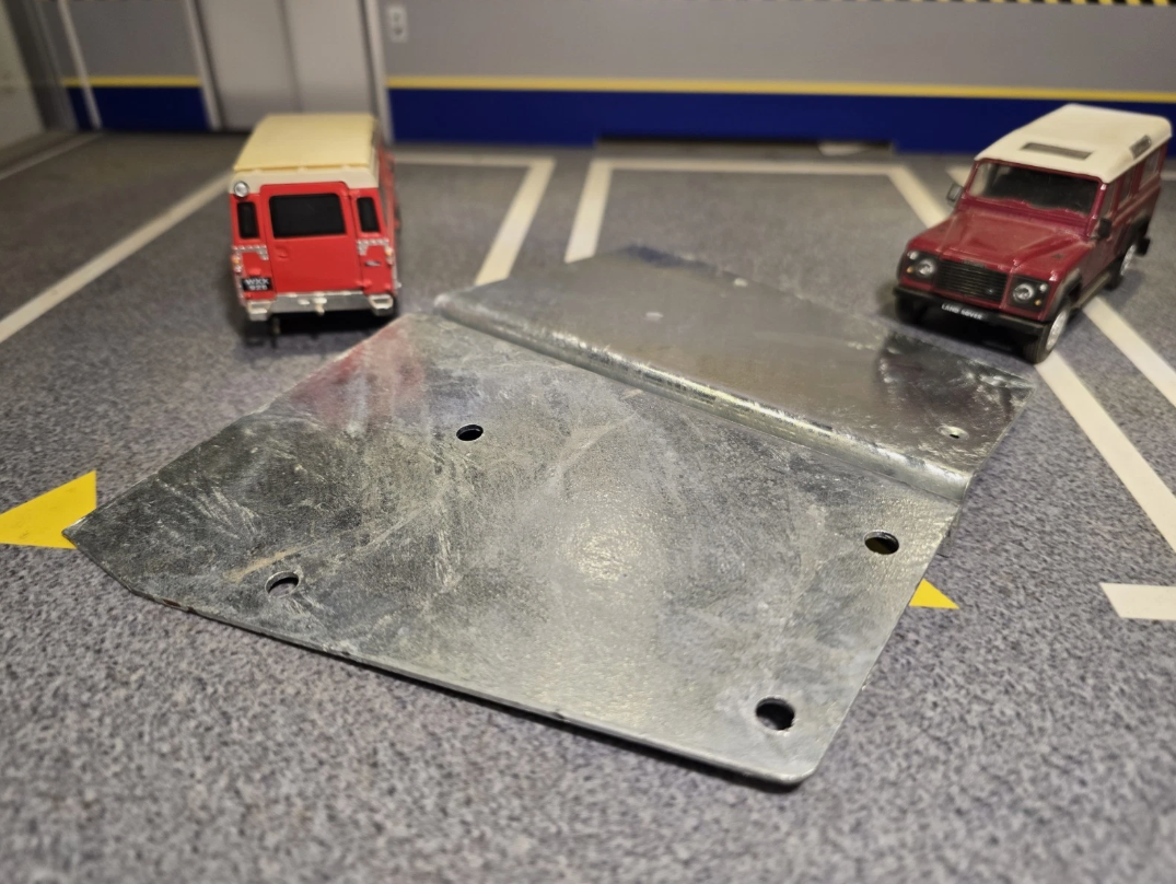 Land Rover Series 2 2a 3 Defender Rear Tub Corner Galvansied Brackets