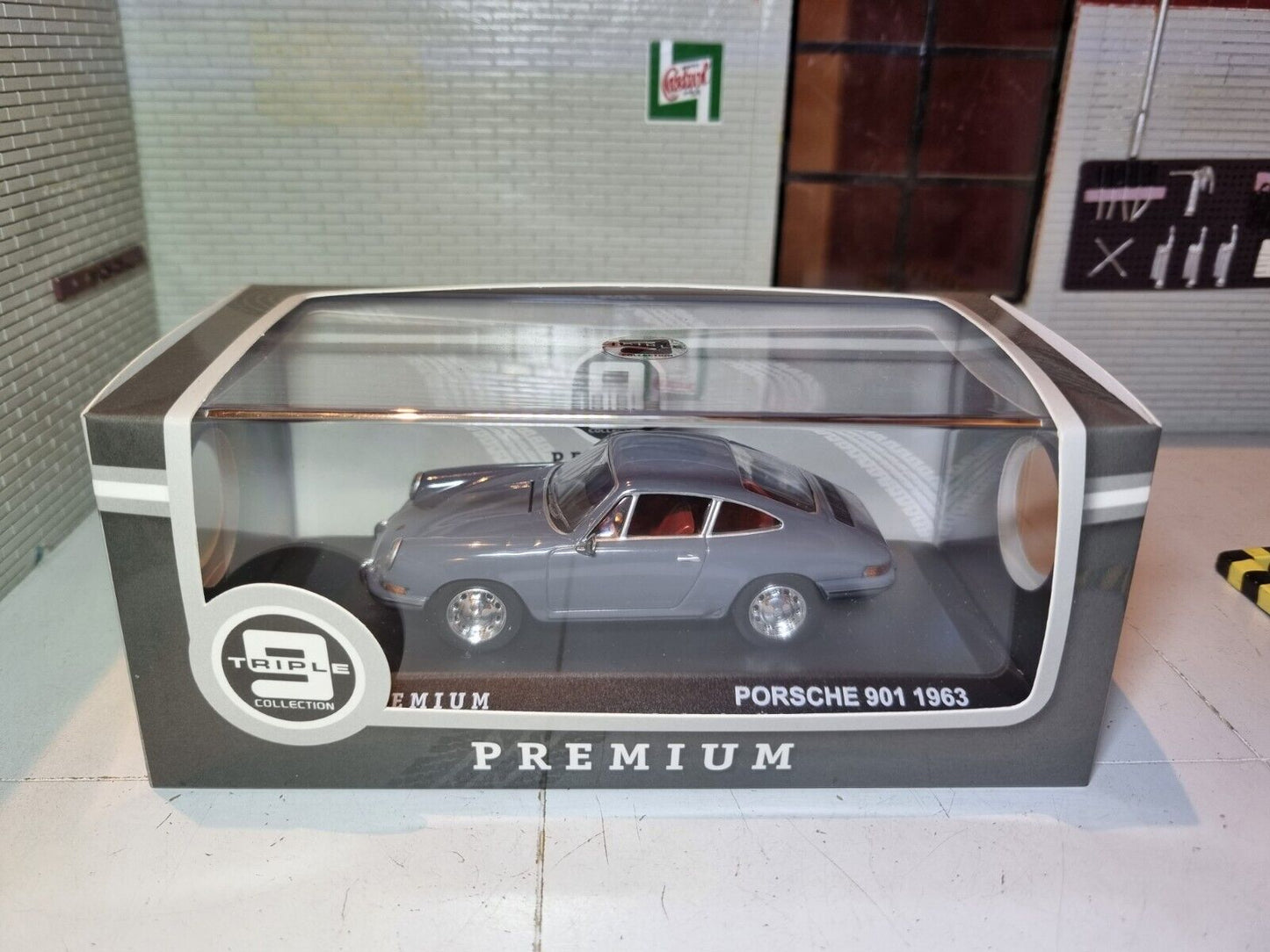 Porsche 1964 901 T9P10000 Triple 9 1:43
