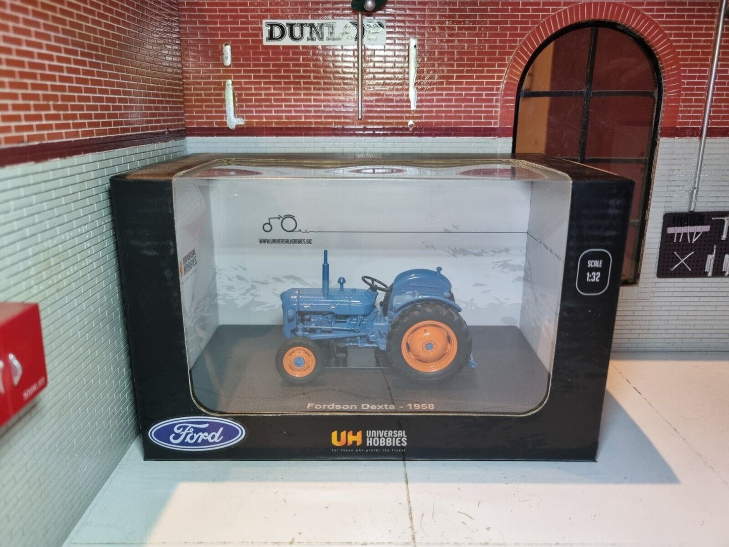 Fordson Dexta 1958 UH6272 Universal Hobbies 1:32