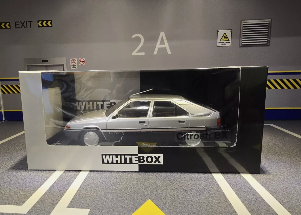 Citroen 1983 BX Leader 124205 Whitebox 1:24