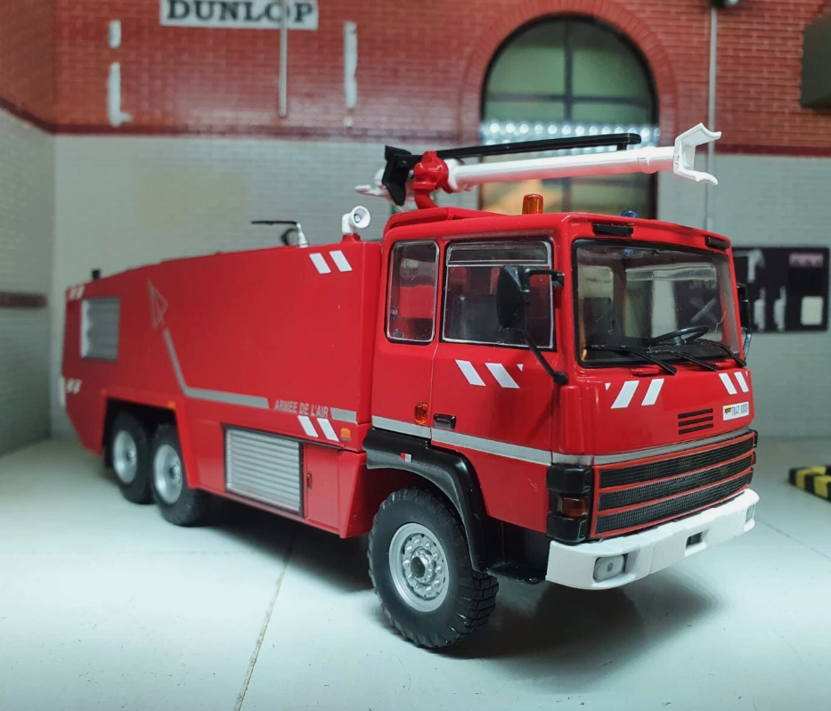 1:43 Fire Engine Airport Renault Thomas Sides VMA 72 Armee De L’air 6x6 Diecast 1:43
