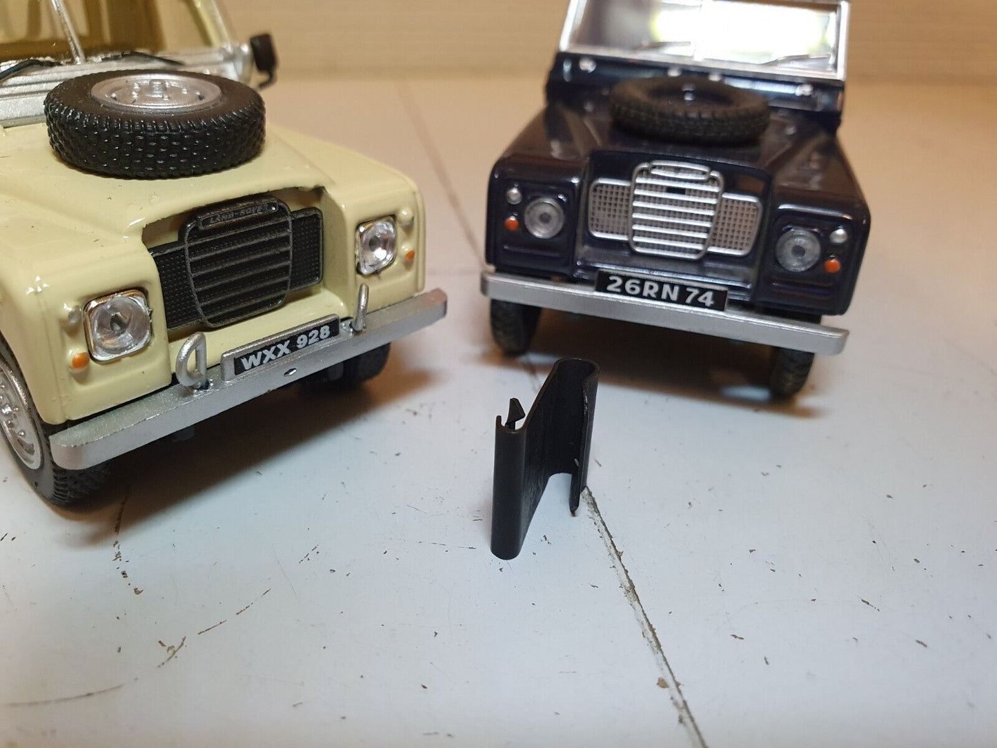 Land Rover Defender & Series 3 1971-2006 Wiper Motor Cable Clip 1x 570351