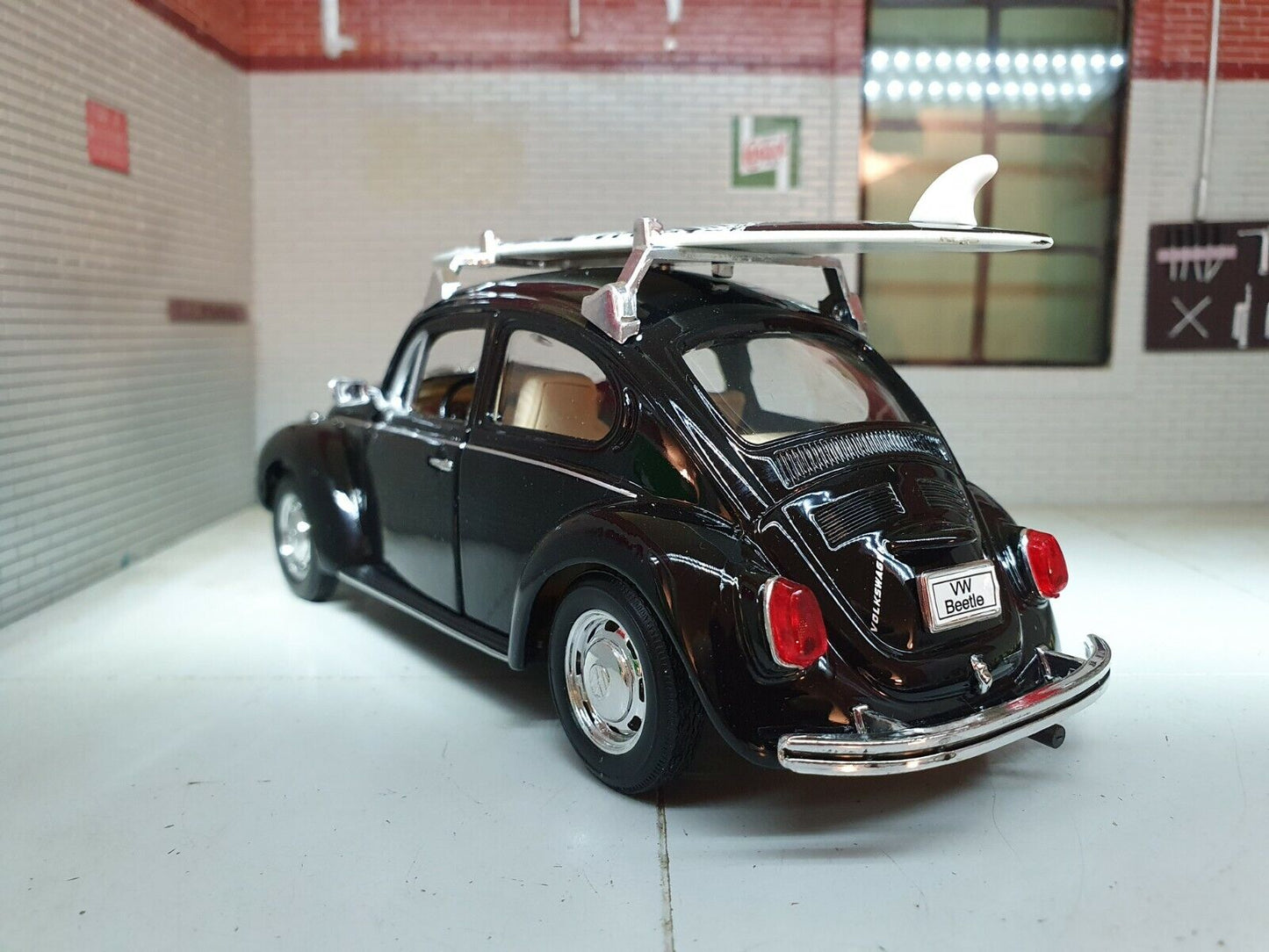 Coccinelle avec planche de surf 22436 Welly 1:24