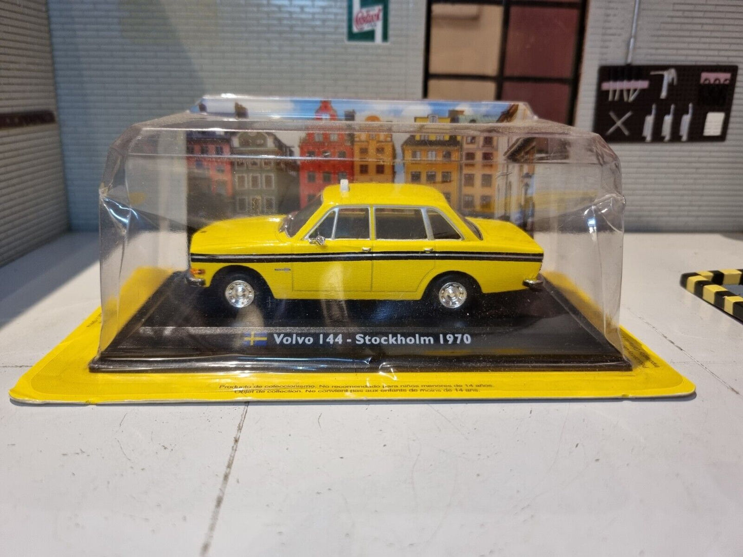 Volvo 1970 144 Stockholm Taxi Ex Magazine 1:43