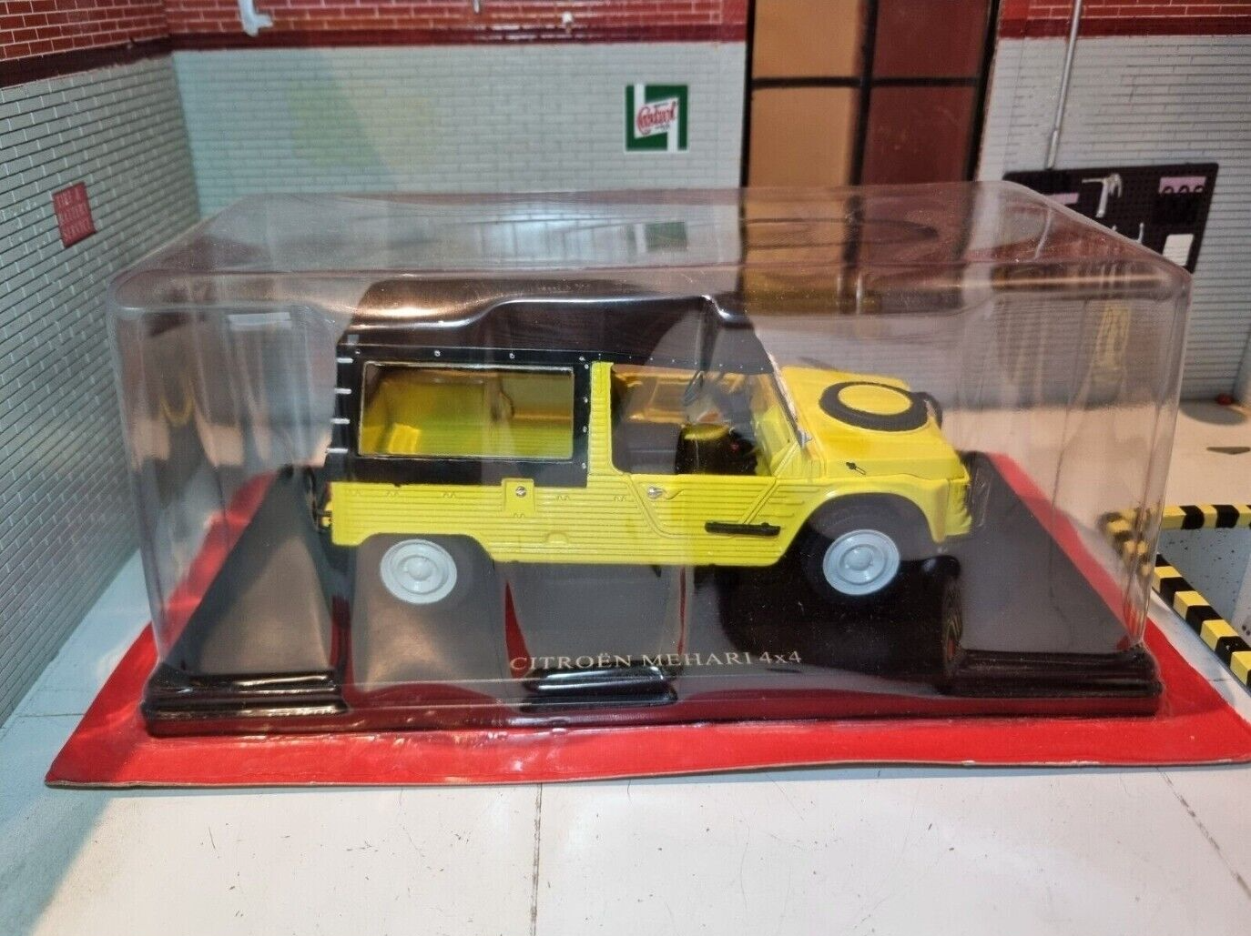 Citroen 1979 Mehari 4x4 Plage Ex Magazine 1:24