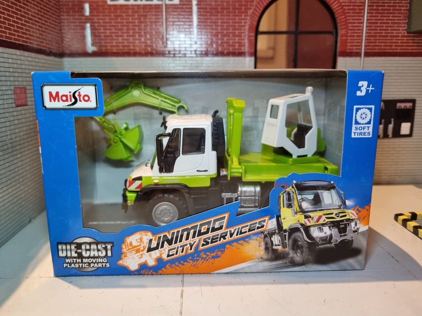 Mercedes Benz Unimog U400 21238 Maisto 1:43