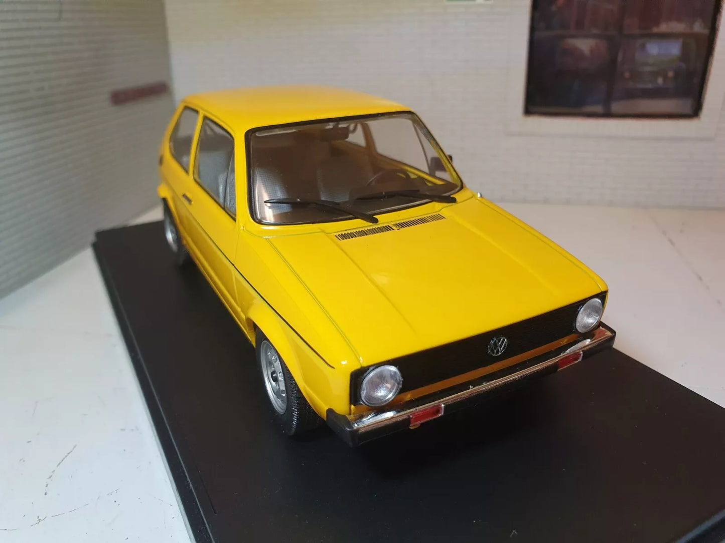 Volkswagen 1977 Golf Mk1 Ex Magazine 1:24
