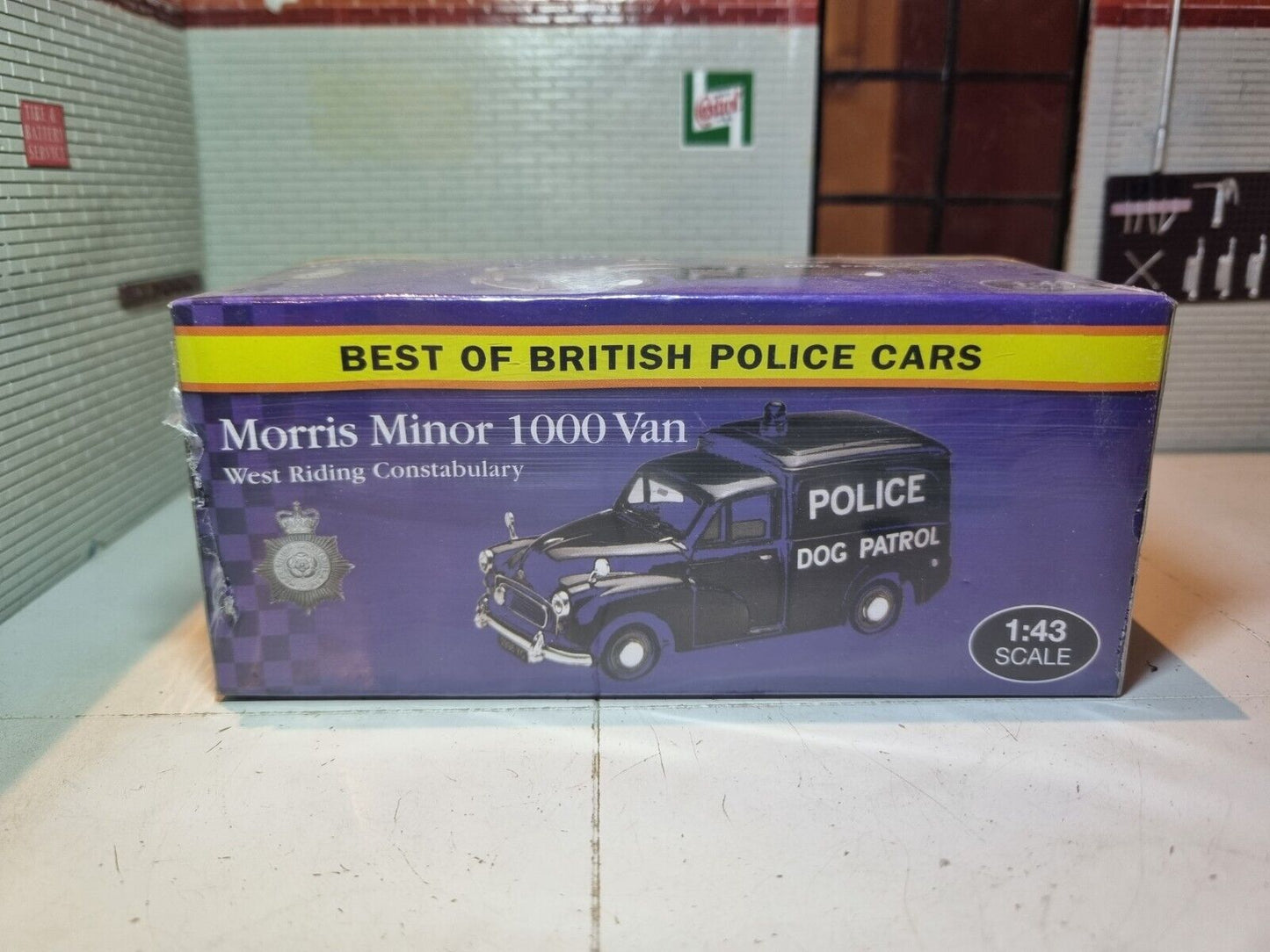 Morris Minor 1000 1956 Police Dog Patrol Van 4650104 Atlas 1:43