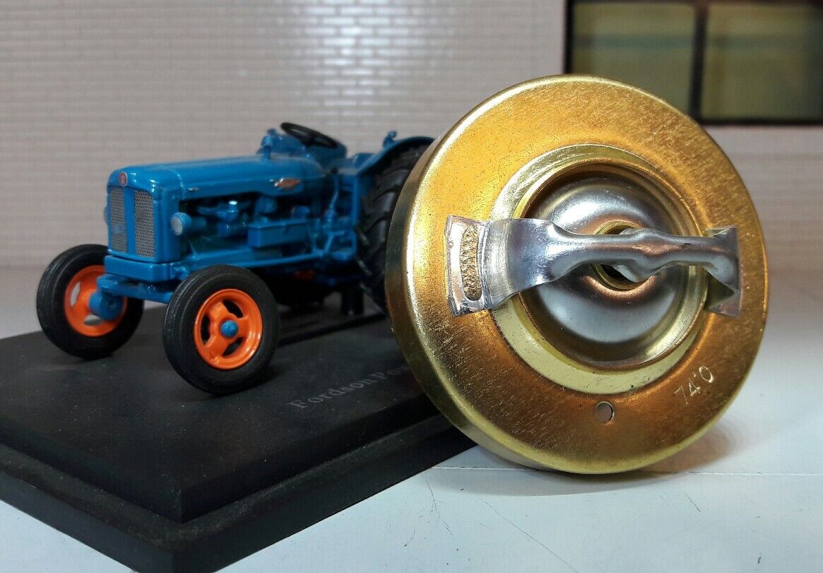 Land Rover Series Radiator Thermostat 2.25 Engine 82° 82 Degree 596225 504736