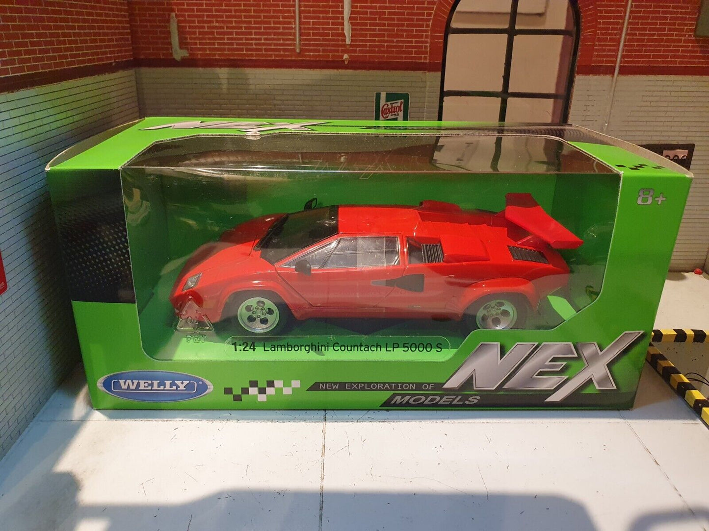 Lamborghini 1985 Countach LP5000 24112R Welly 1:24
