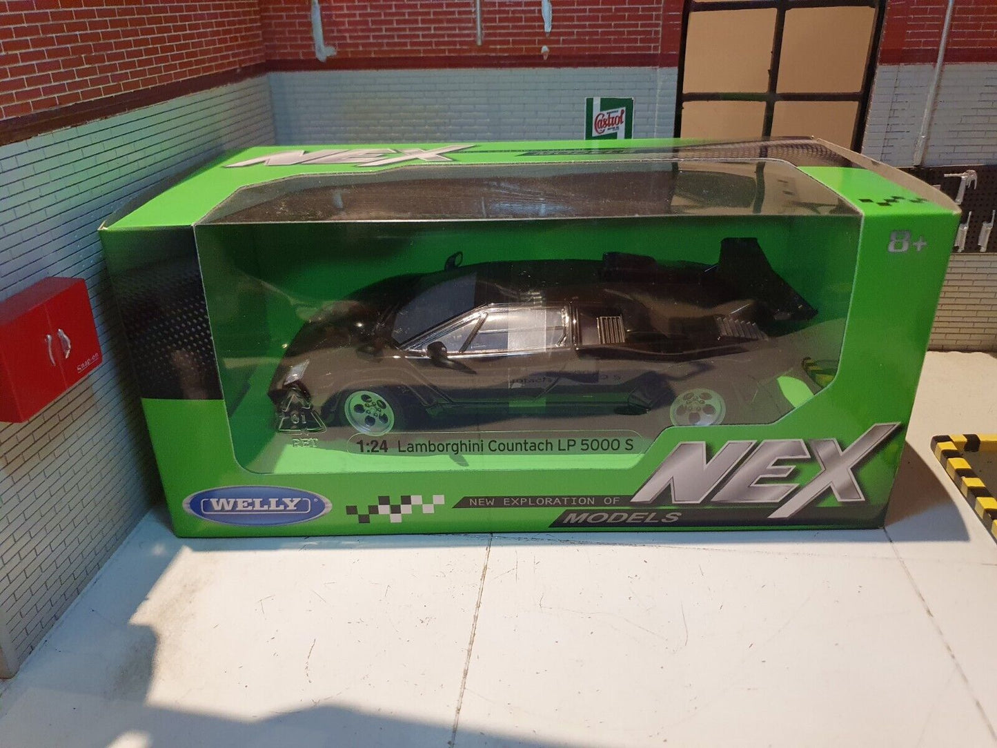 Lamborghini 1985 Countach LP5000 24112 Welly 1:24